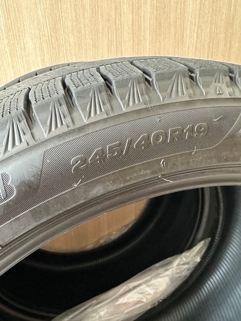 【送料無料】2023年製245/40R19スタッドレスブリヂストンVRX3 2本