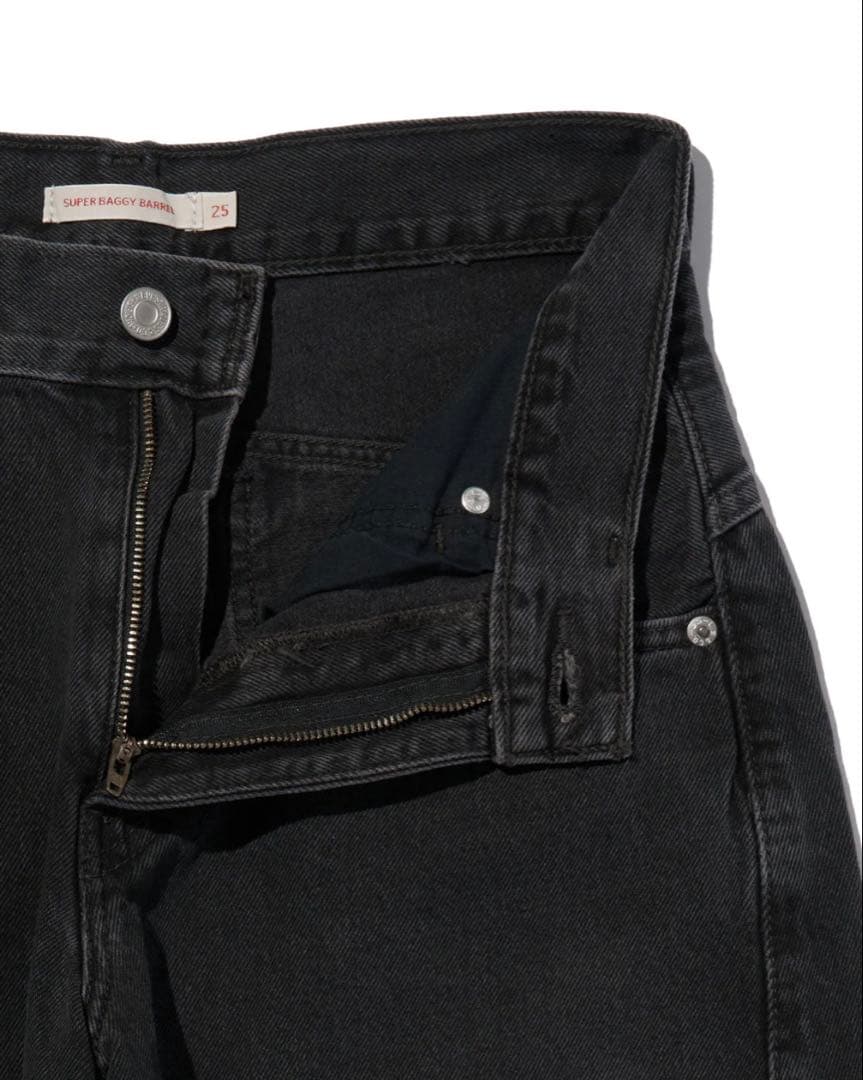 Levi's SUPER BAGGY バレルジーンズ ブラック　Ｗ２６