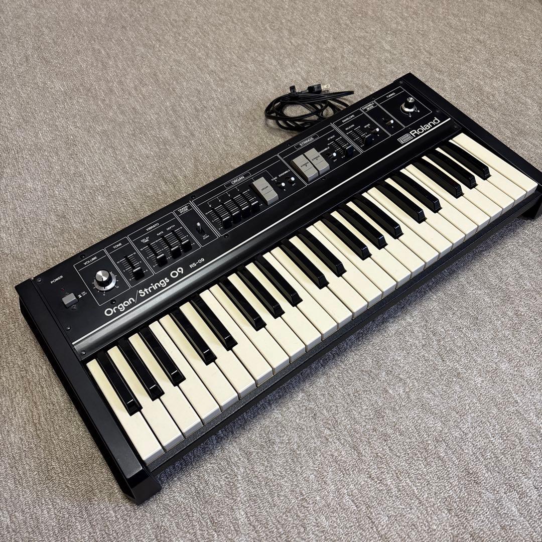Roland RS-09 Organ / Strings 前期型