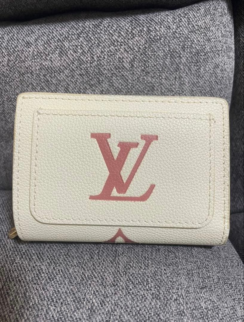 K*様 Louis Vuitton 二つ折り財布 ホワイト/ピンク