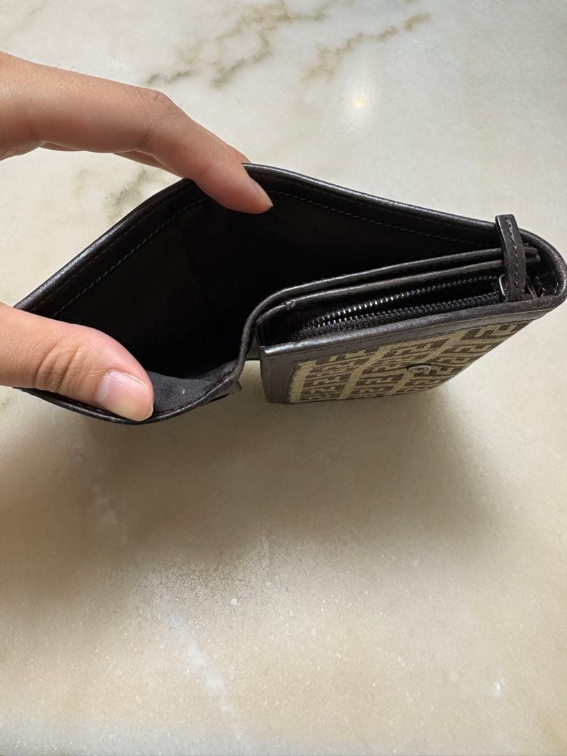 FENDlフェンディ折り財布 ズッカ柄 キャンバス レザー ブラウン イタリア製