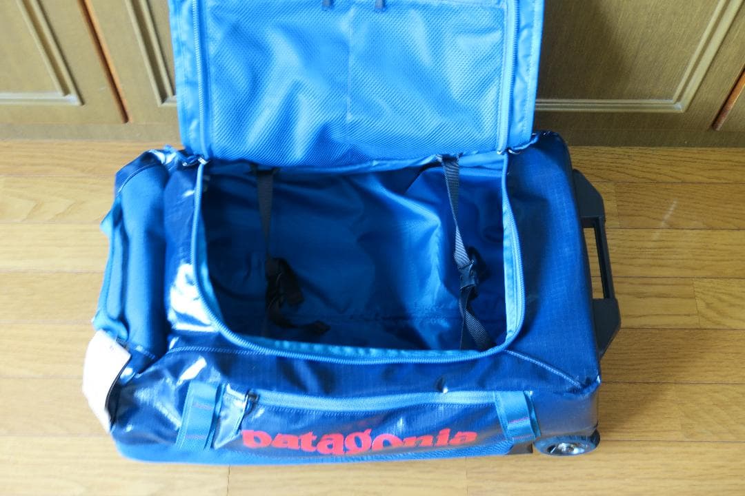 新品未使用！PATAGONIA　ブラックホール・ウィールド・ダッフル 40ℓ
