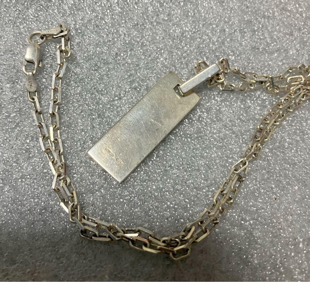 Gucci シルバー タグ型ネックレス