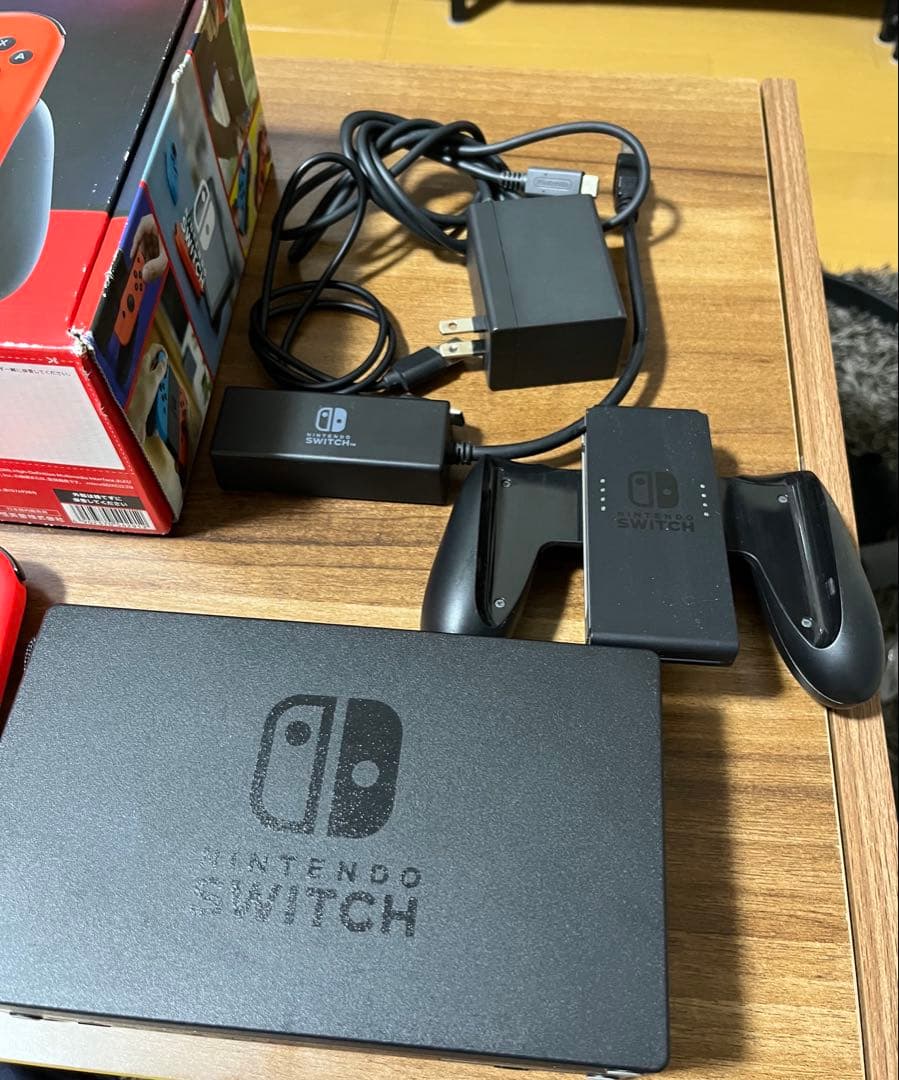 Nintendo Switch 赤と青 ＋Joy-Con のセット