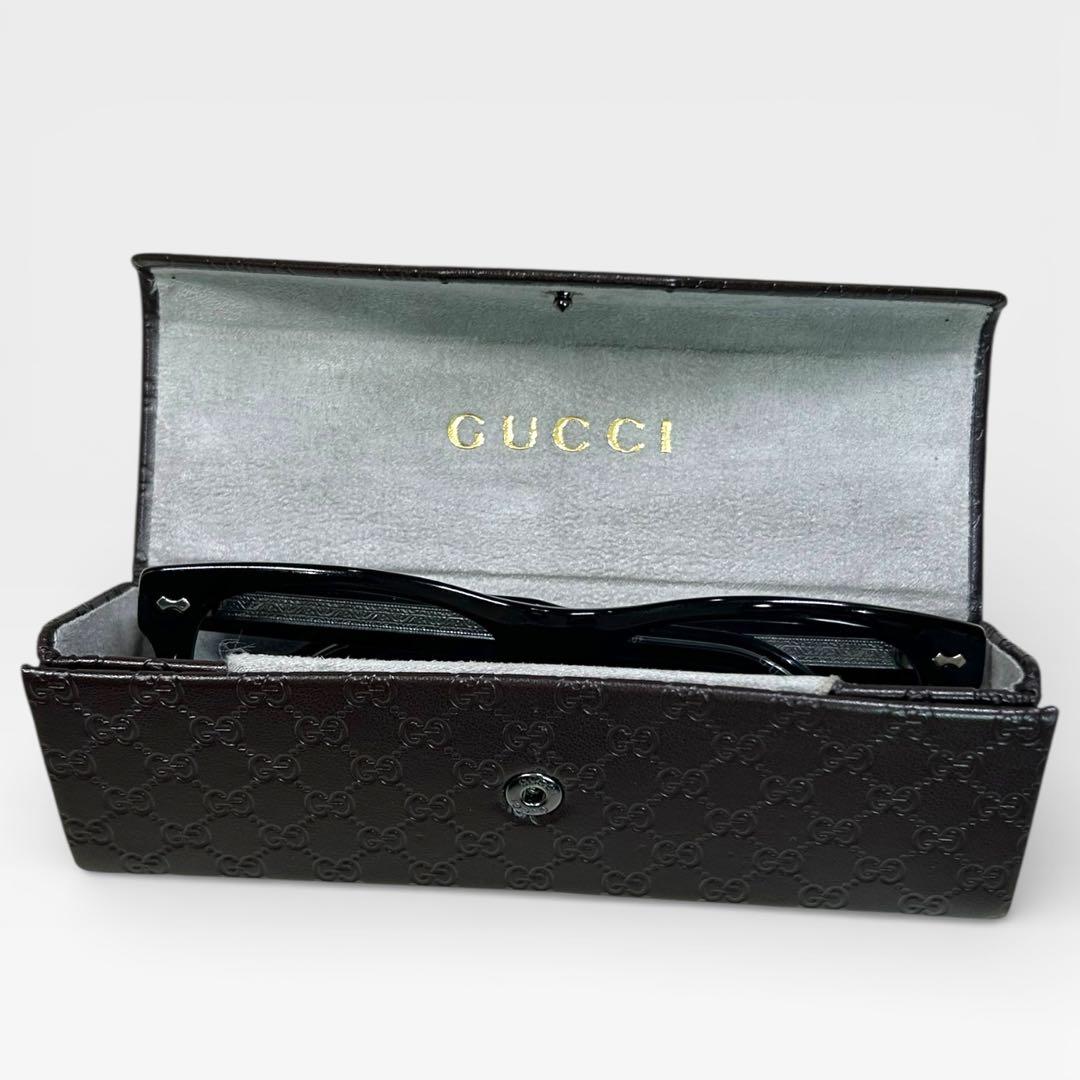 入手困難！GUCCI サングラス ブラック グレー系レンズ ウェリントン