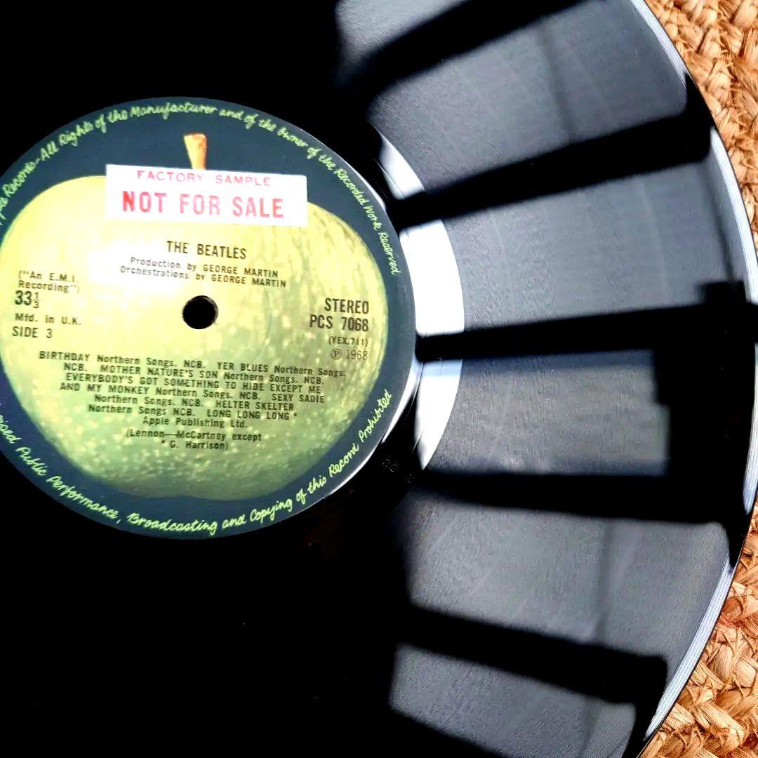 超レアUK盤The Beatles ホワイトアルバム