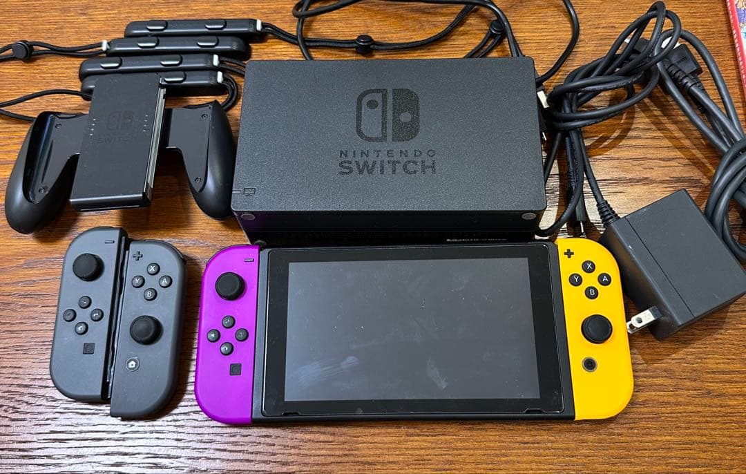 o*u様 【中古美品】Switch本体＆人気ソフト2本セット｜桃鉄・マリパ付き