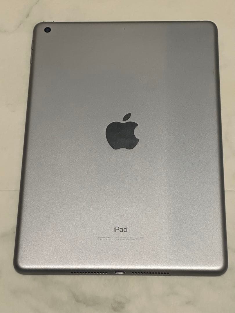 Apple iPad 第6世代 32GB ブラック/シルバー 本体 充電器付き
