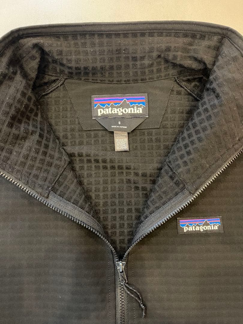 patagonia / メンズ・R1 テックフェイス・ジャケット