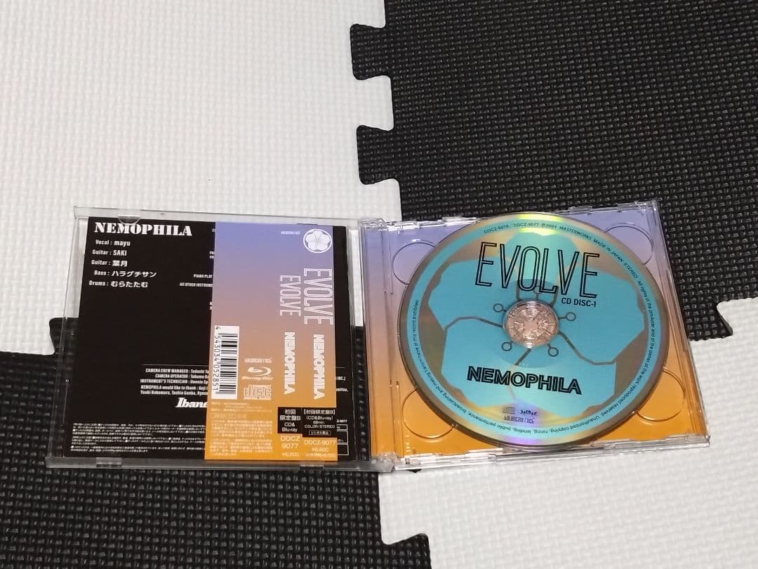 NEMOPHILA 直筆サイン入り『EVOLVE』限定盤B