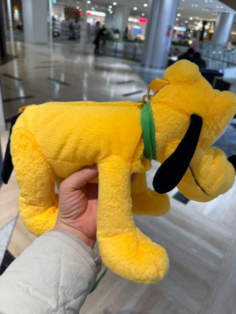 ディズニーストア プルート マルチポシェット ぬいぐるみ風 手ぶらGoods
