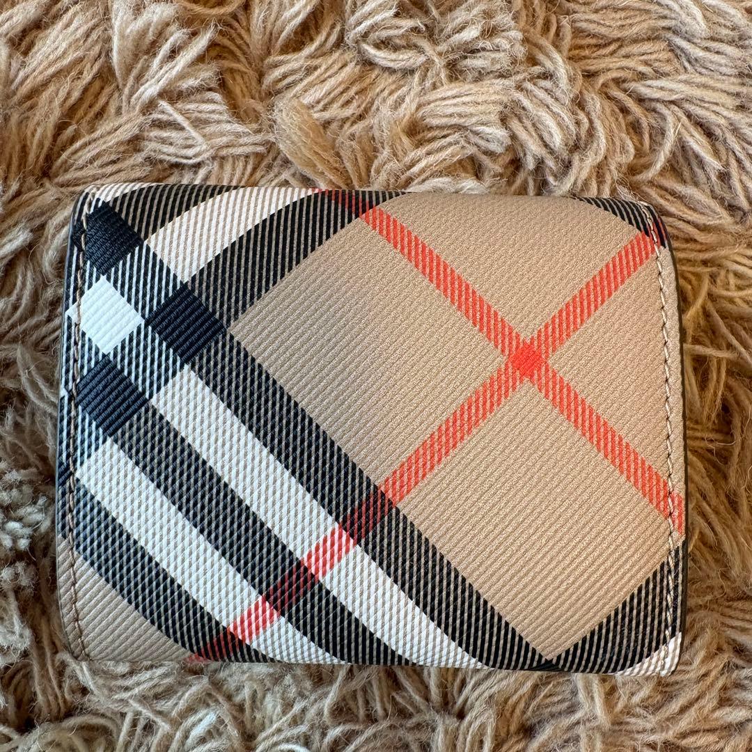 【未使用】BURBERRY バーバリー 二つ折り財布 ノバチェック レディース