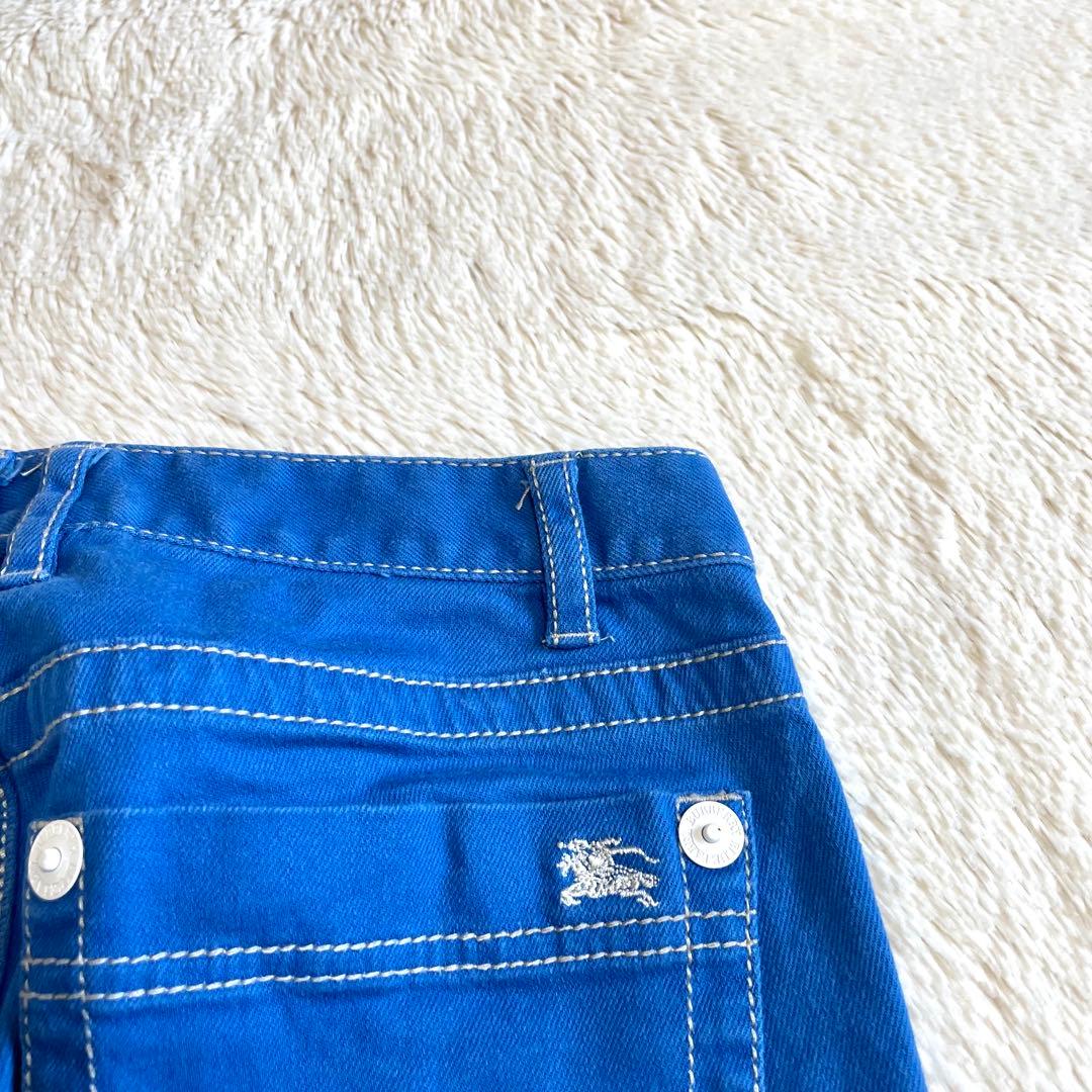 希少 バーバリーブルーレーベル ホースロゴ刺繍 デカロゴボタン デニムパンツ 青
