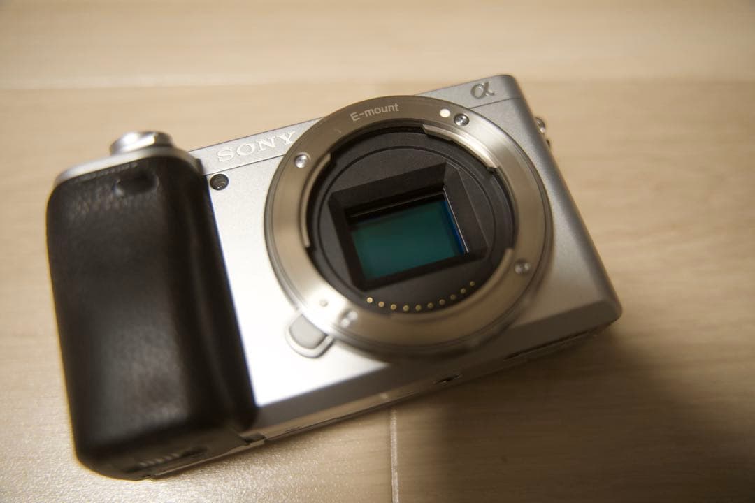 Sony α6400 ミラーレスカメラ 本体のみ