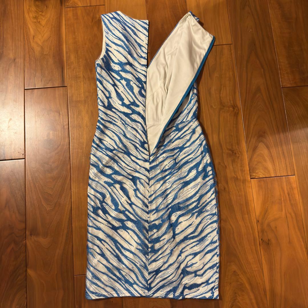 TADASHI SHOJI ノースリーブひざ丈ワンピース