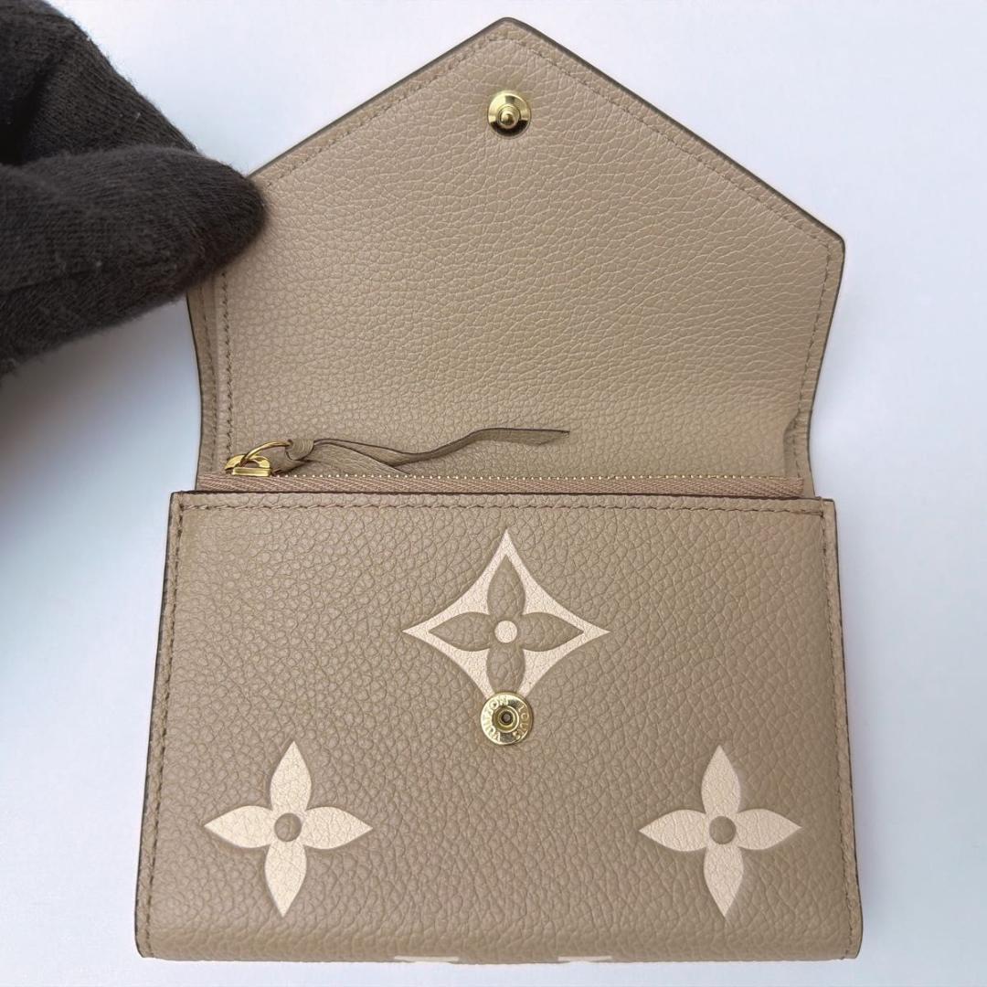 ルイヴィトン ポルトフォイユ・ヴィクトリーヌ モノグラム ベージュ 三つ折り財布