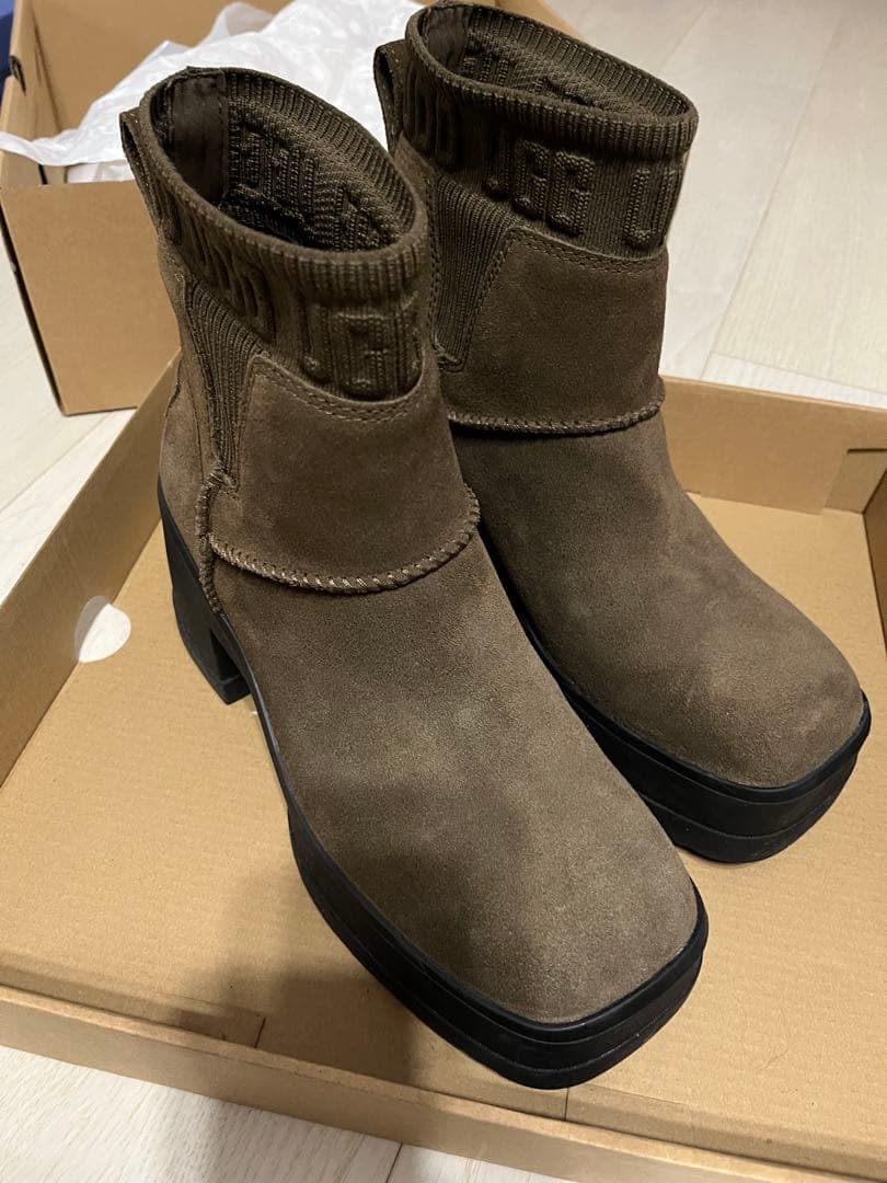 UGG for emmi MOXY CHELSEA ブーツ