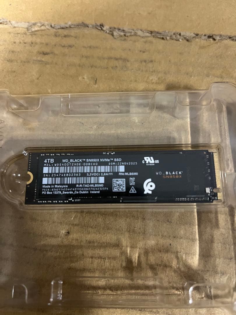 WD_BLACK 4TB SN850X 内蔵型　SSD WDS400T2X0E