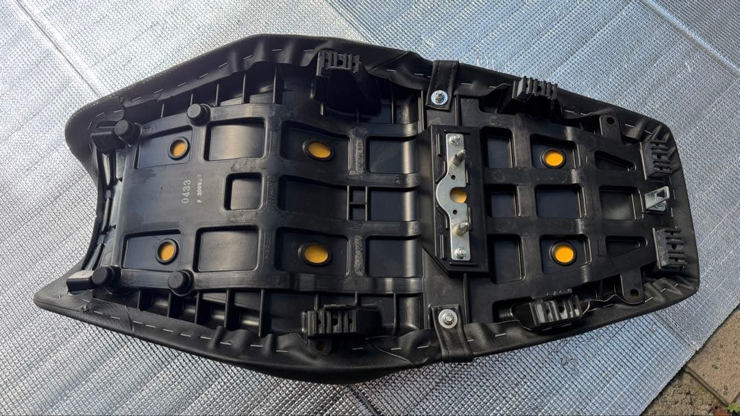 zx14r用 18年式　純正シート