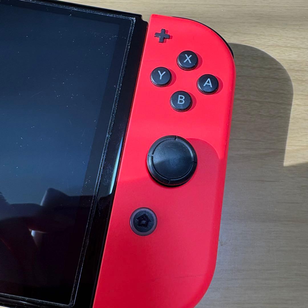 任天堂　Nintendo Switch 本体　コントローラー