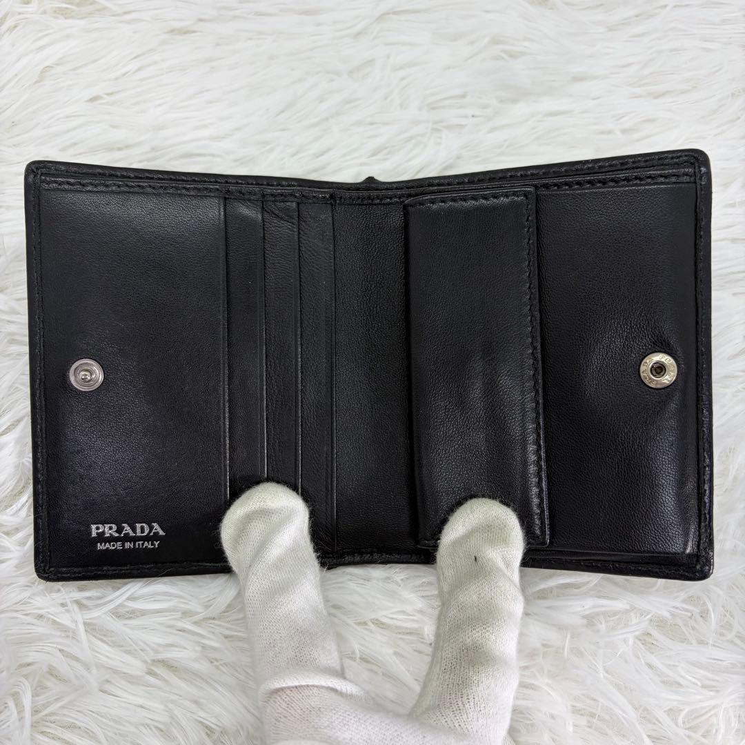 希少/美品✨プラダ 二つ折り財布 キルティング ロゴ レザー 黒
