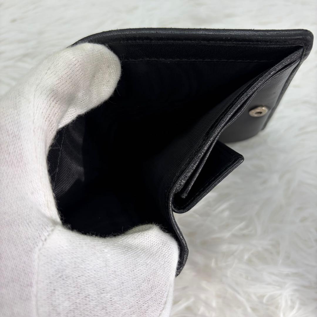 希少/美品✨プラダ 二つ折り財布 キルティング ロゴ レザー 黒