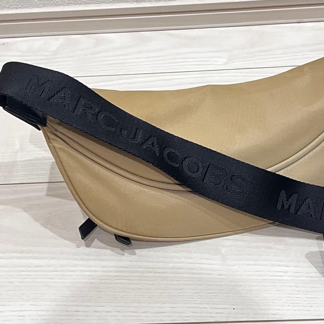 MARC JACOBS ベージュ ボディバッグ