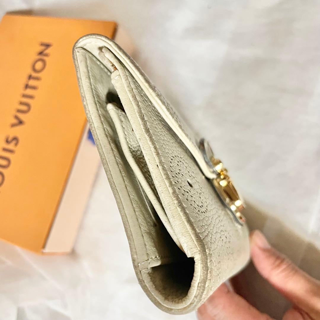 【至高の逸品】LOUIS VUITTONマヒナポルトフォイユアメリア三つ折り財布