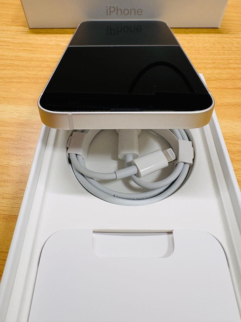 【美品】iPhone14 本体128GBスターライト(ホワイト) simフリー
