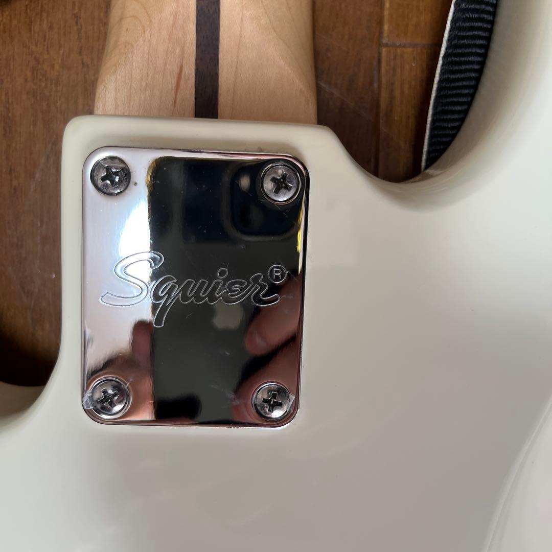 ク*チ様 Squier Fender エレキベース　ホワイト ダブルコイルピック