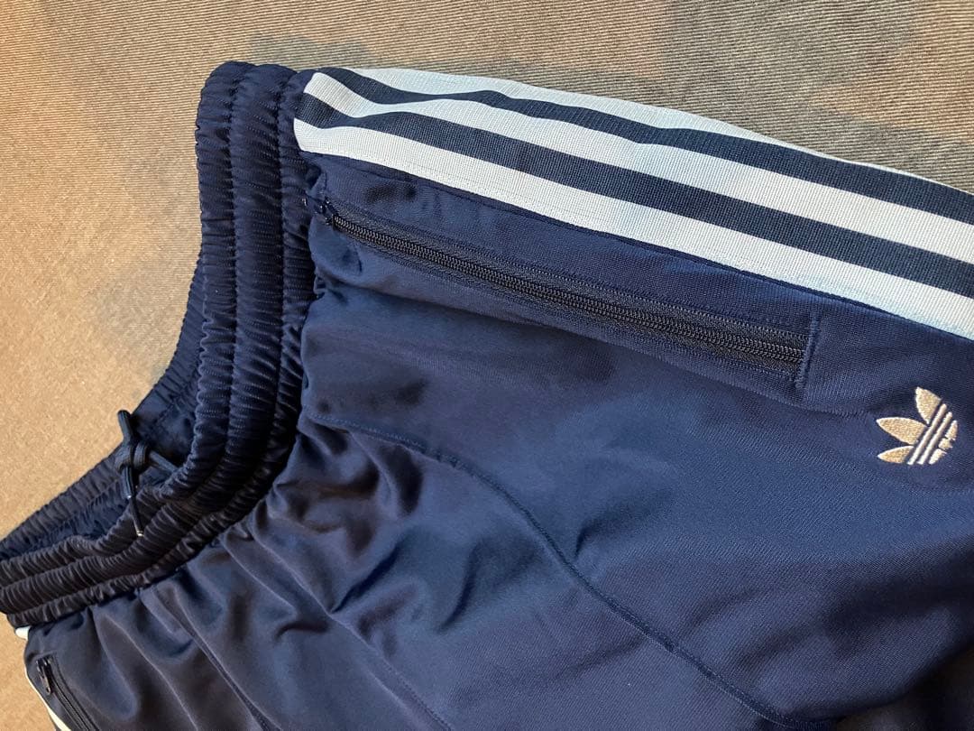 美品adidasベッケンバウアートラックパンツ　Lネイビー