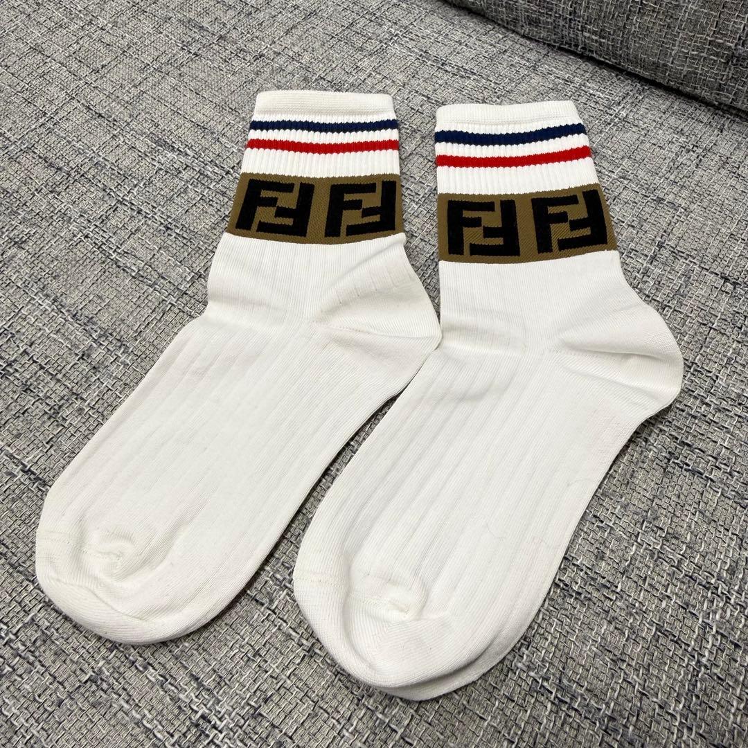 Fendi ホワイトソックス ストライプ付き