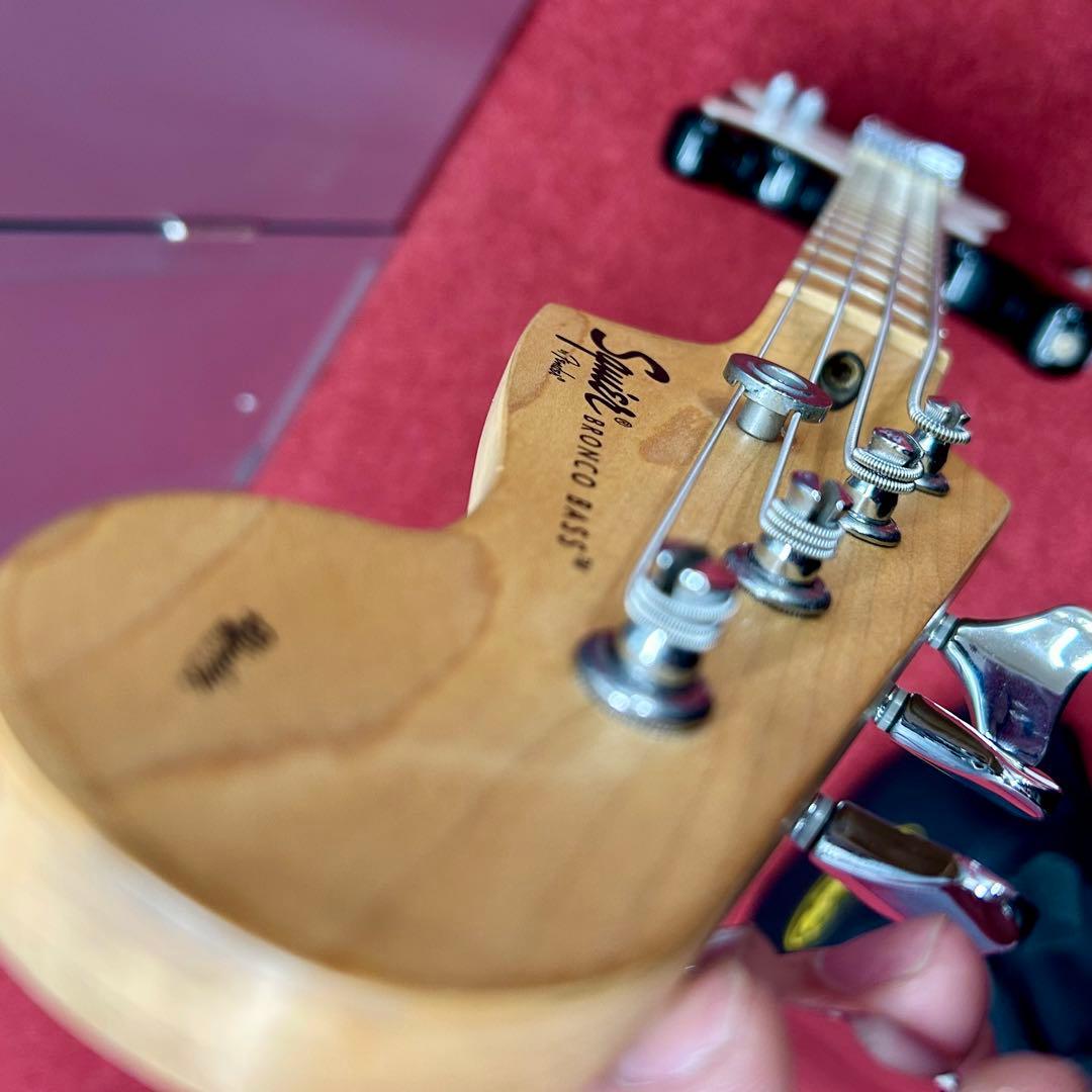 Squier Bronco Bass エレキベース ギグバッグ付き