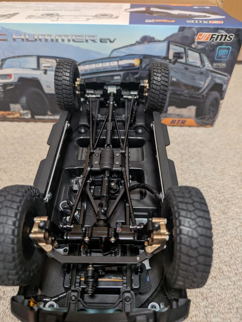 FMS製の1/18スケール「FCX18 ハマー EV」