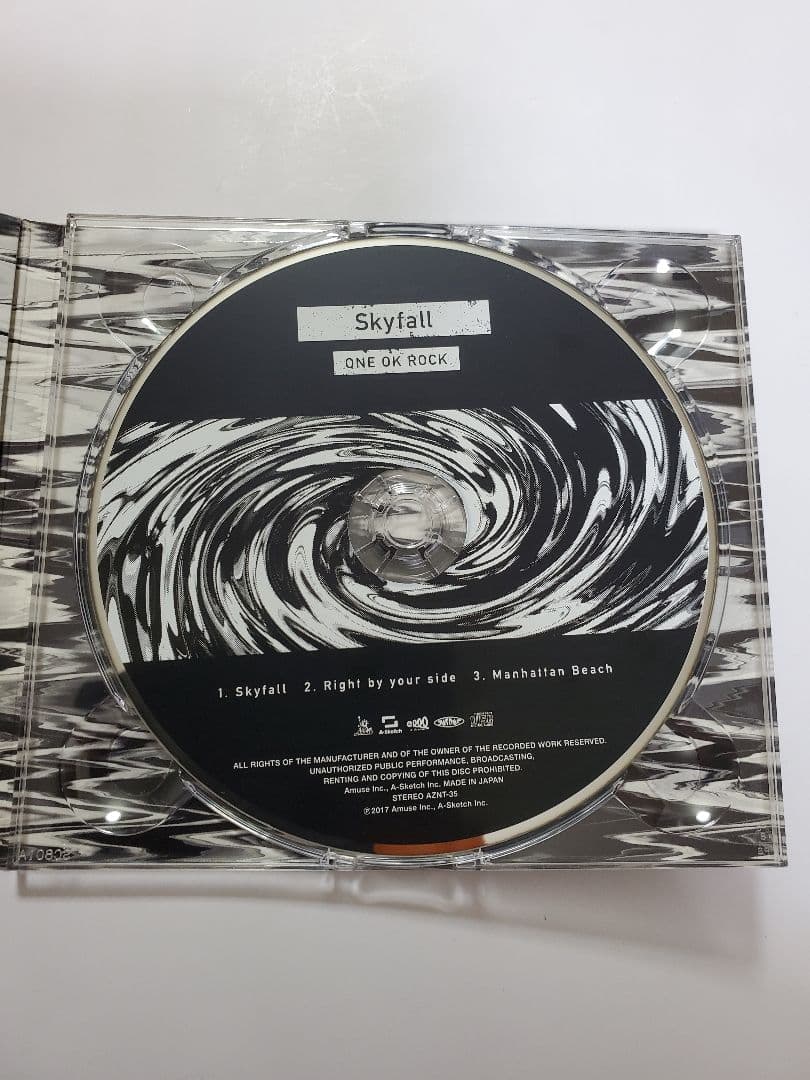 ONE OK ROCK 会場限定CD「Skyfall」ワンオク