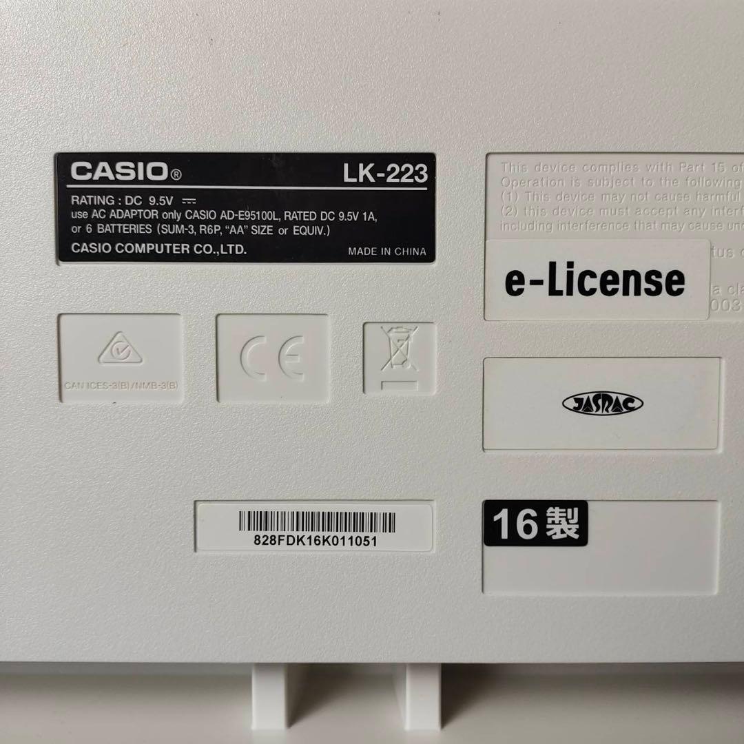 【送料込】CASIO LK-223 光ナビゲーション 電子キーボード　電子ピアノ