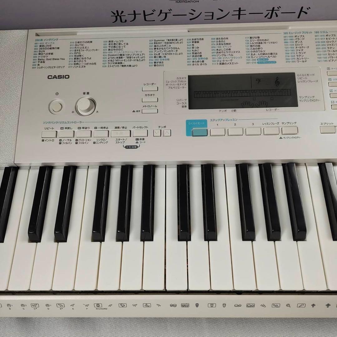 【送料込】CASIO LK-223 光ナビゲーション 電子キーボード　電子ピアノ