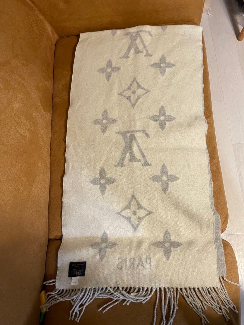 LOUIS VUITTON エシャルプ・レイキャビック（型番：M71126）