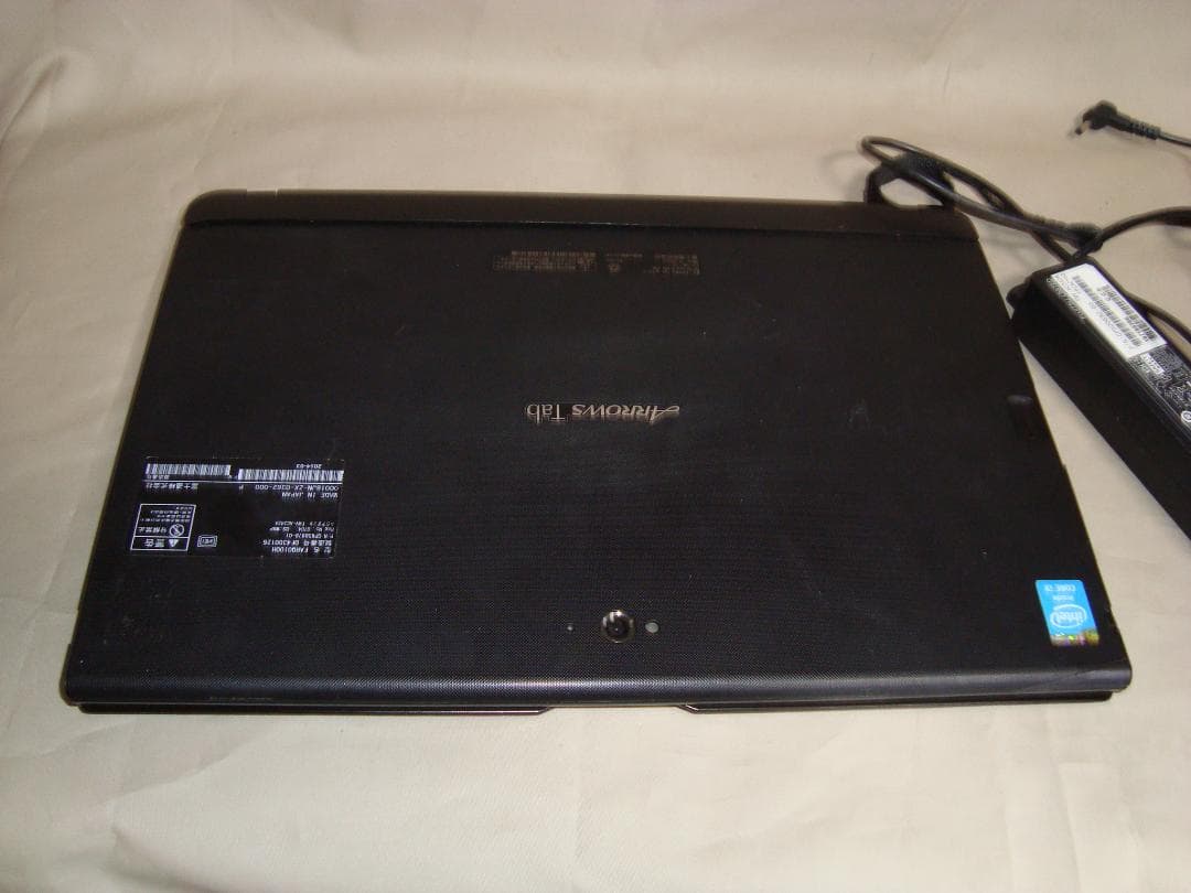 富士通、タブレット、Q704/H、WIN11、2IN1