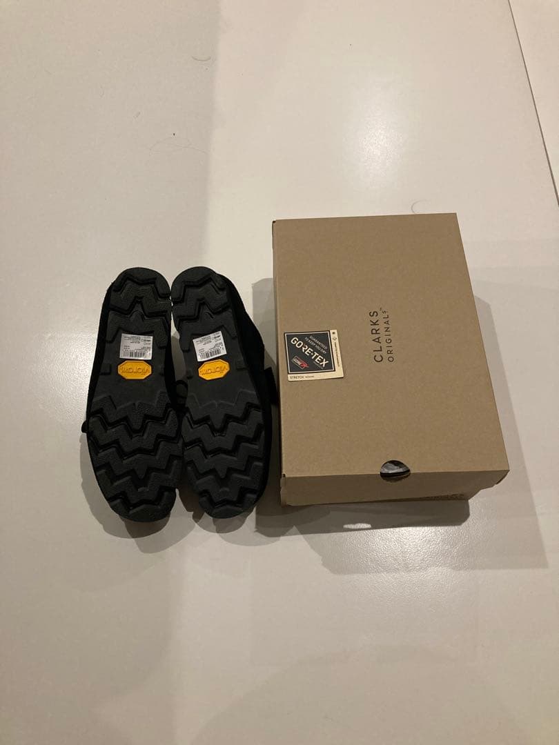 靴 CLARKS WALLABEE GORE-TEX BLACK SUEDE 261