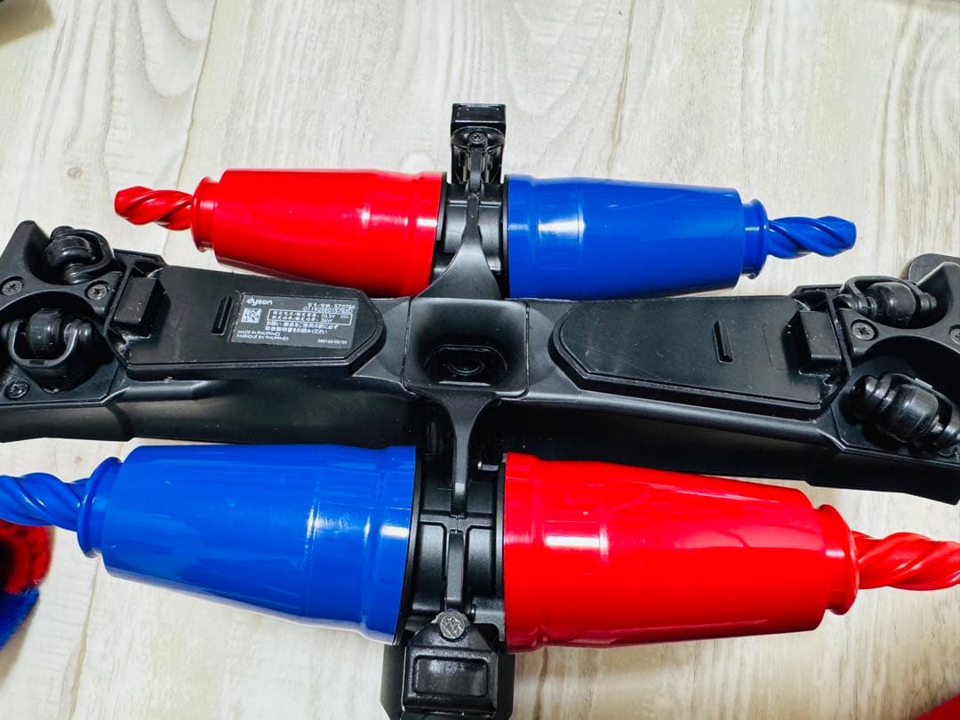 Dyson Pencilvac Fluffycones ダイソン SV50FC