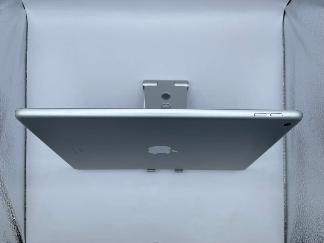 r*o様 iPad 7世代 32GB バッテリー94%