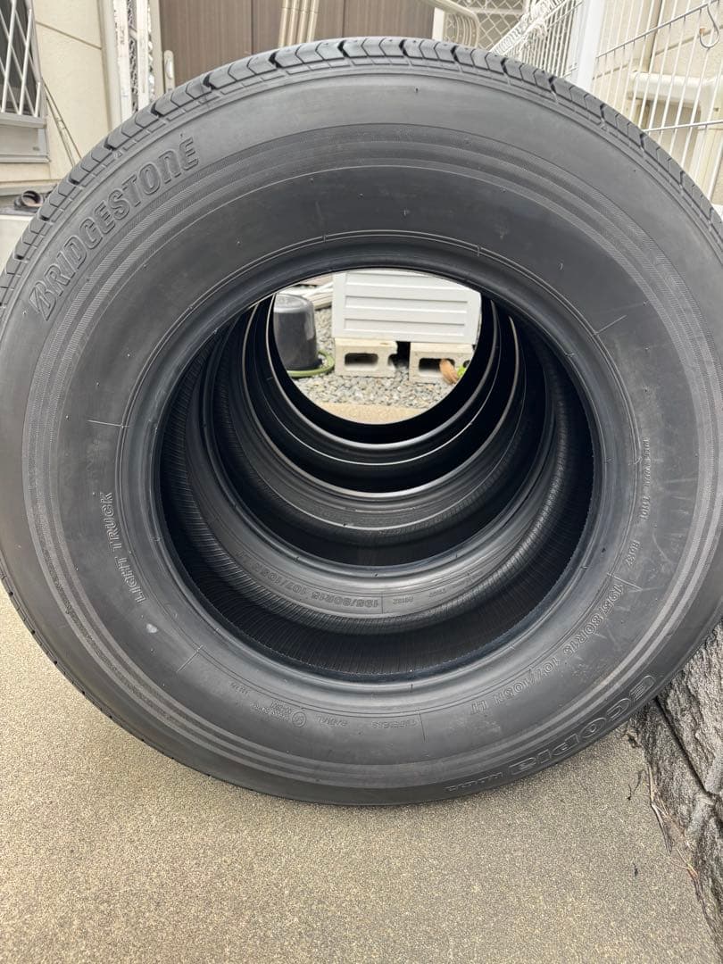 195/80R15 ブリヂストン エコピア ハイエース 新車外し　 引取りOK