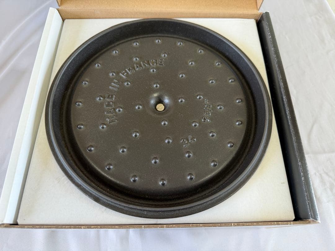 ストウブ Staub ピコ・ココット ラウンド 24cm　公式ストア購入