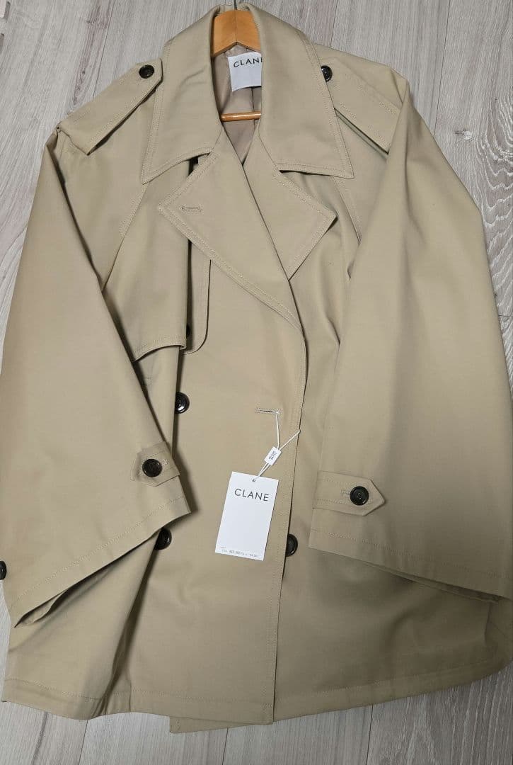 未使用　CLANE　OVER SHORT TRENCH COAT　２