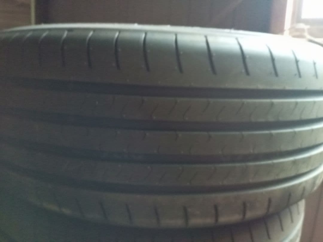 タイヤ225/55R19