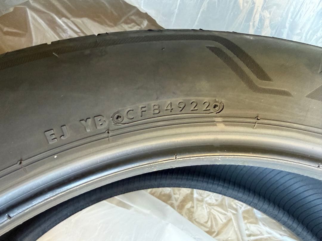 ブリヂストン ARENZA001 235/50R20 タイヤ