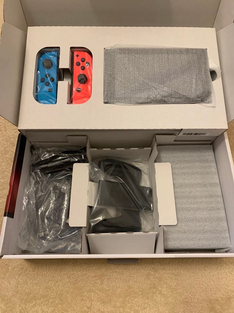 Nintendo Switch 本体 青・赤 Joy-Con付き