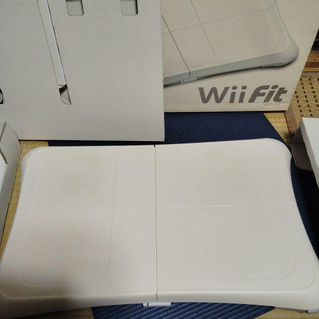 Wii本体 WiiFit はじめてのWiiパック