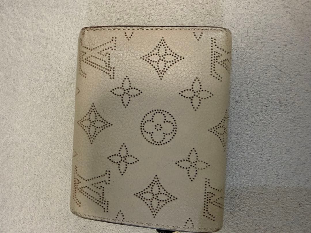 ノエ様ꕤ︎︎·͜· Louis Vuitton 二つ折り財布 ベージュ